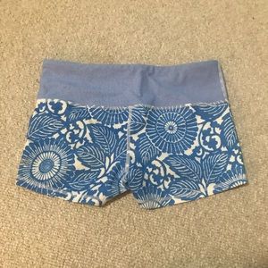 Lululemon Size 6 Wunder Shorts